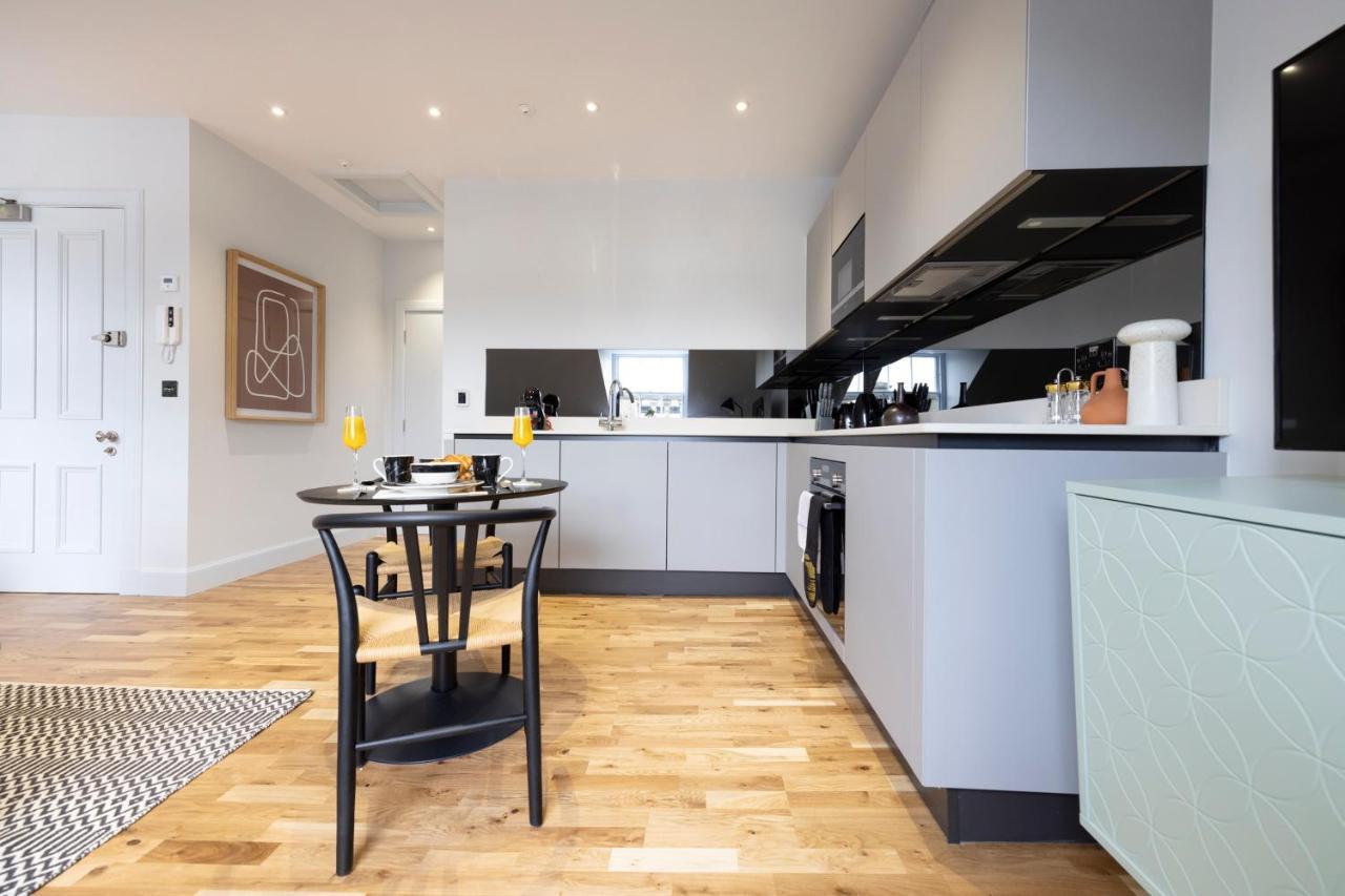 Dragon Suites Luxury Serviced Apartments At Alva Street Edinburgh Bagian luar foto