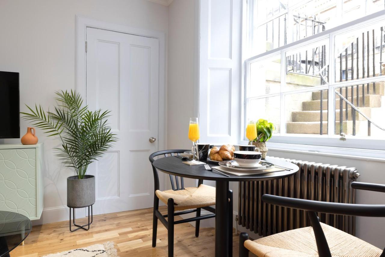 Dragon Suites Luxury Serviced Apartments At Alva Street Edinburgh Bagian luar foto
