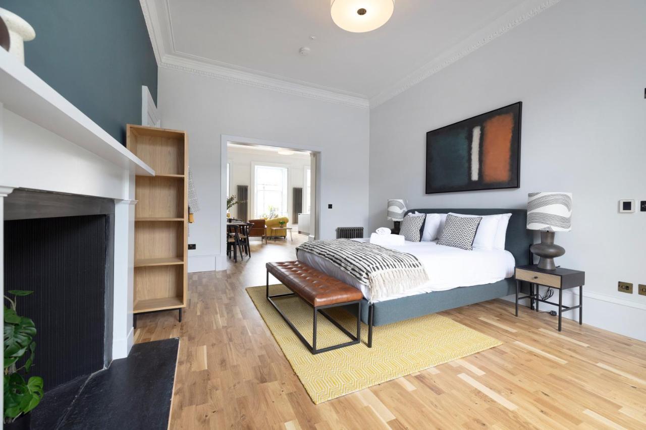 Dragon Suites Luxury Serviced Apartments At Alva Street Edinburgh Bagian luar foto
